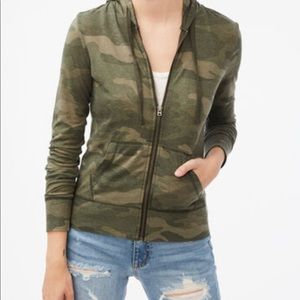 Camo Aeropostale zip up jacket size medium